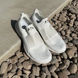 APL Women's TechLoom Bliss
Ivory / Chocolate / Speckle